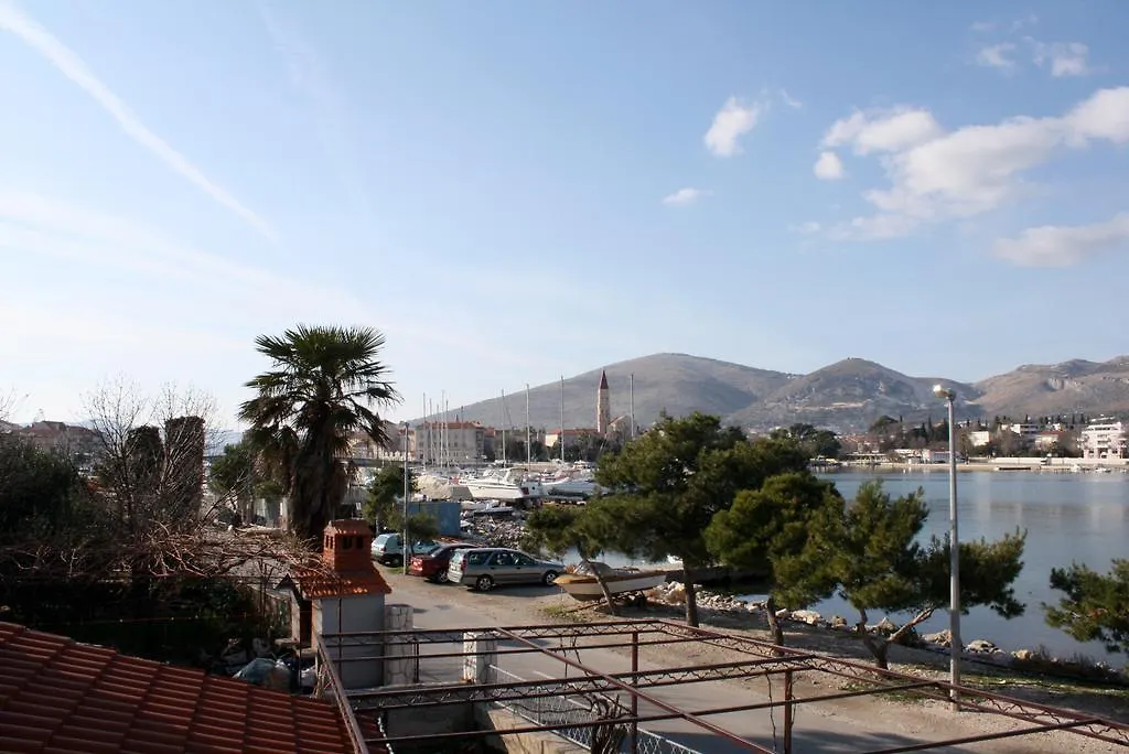 Apartments Mise Trogir 0*,