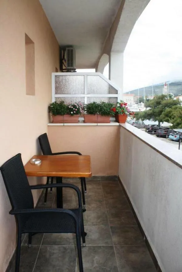 Apartments Mise Trogir Kroatien