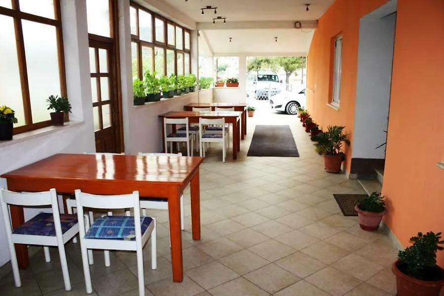 Apartments Mise Trogir 0*,